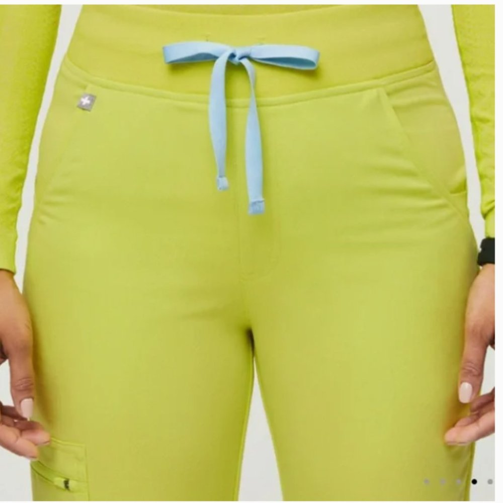 Figs Lime Green Scrub Set - Picture 3 of 12